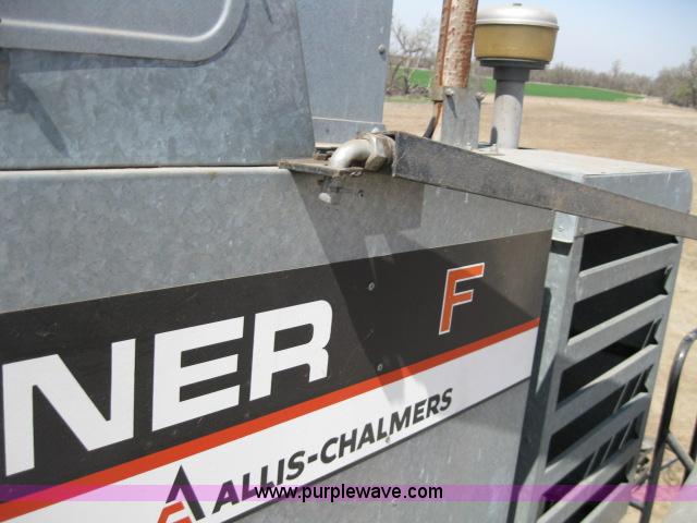 image for item 4005 1976 Allis Chalmers Gleaner F combine