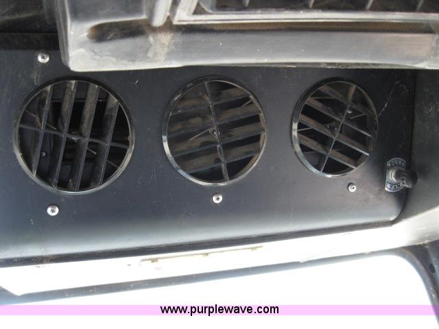 image for item 4005 1976 Allis Chalmers Gleaner F combine