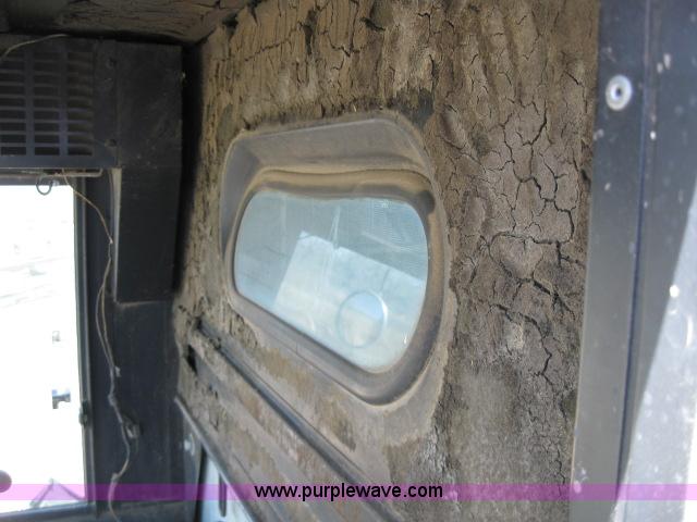 image for item 4005 1976 Allis Chalmers Gleaner F combine