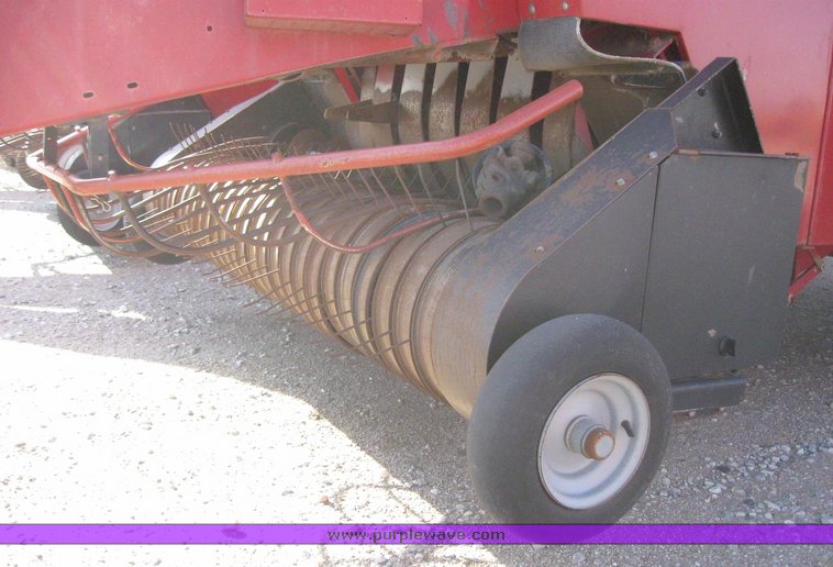 image for item 6157 1999 Case 8590 large square baler