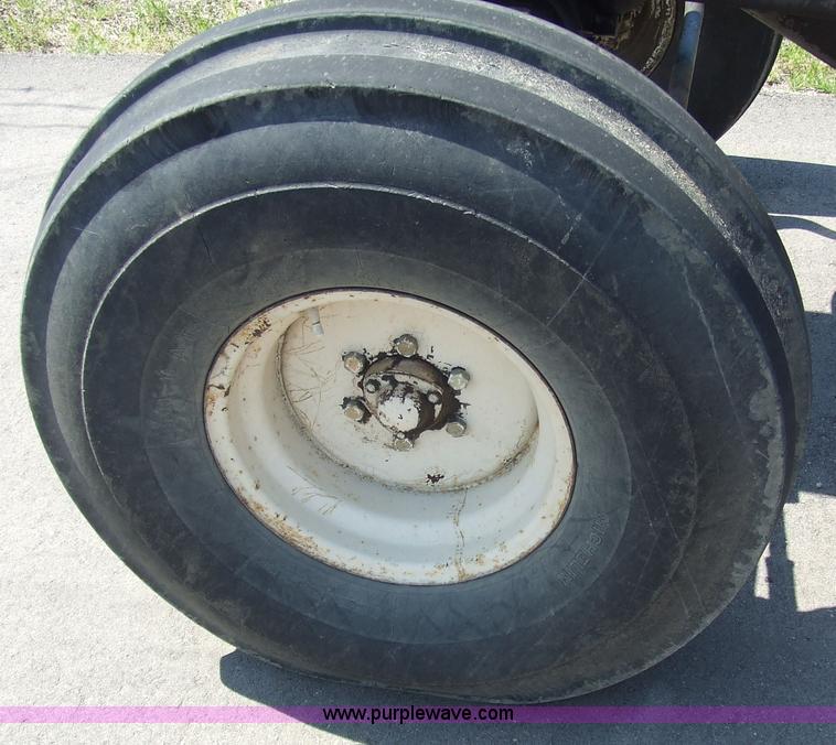 image for item 6719 1985 Agri-power 9000 open station tractor