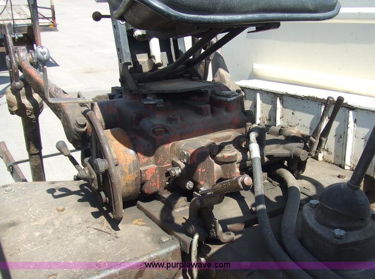 image for item 6719 1985 Agri-power 9000 open station tractor