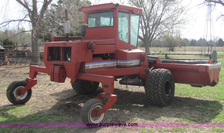 image for item 6768 1991 Mac Don 9000 self-propelled swather