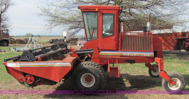 image for item 6768 1991 Mac Don 9000 self-propelled swather