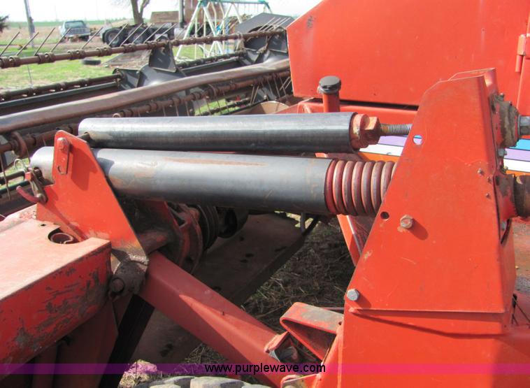image for item 6768 1991 Mac Don 9000 self-propelled swather