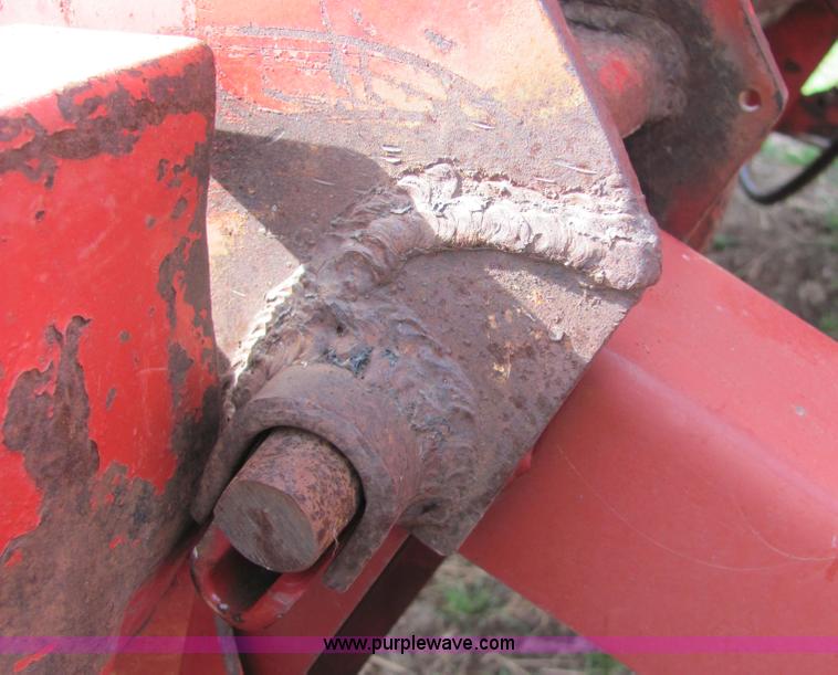 image for item 6768 1991 Mac Don 9000 self-propelled swather