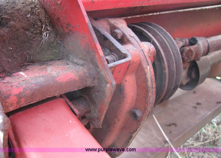 image for item 6768 1991 Mac Don 9000 self-propelled swather