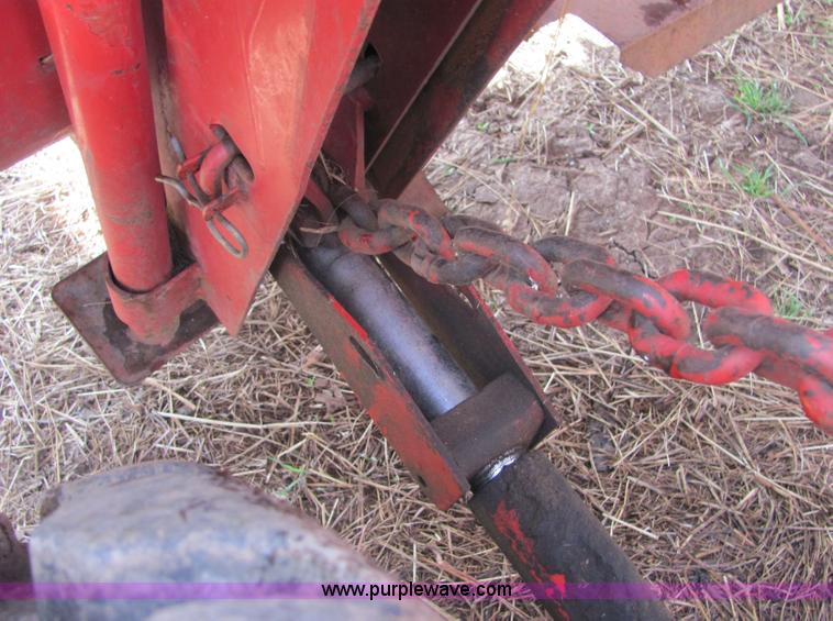 image for item 6768 1991 Mac Don 9000 self-propelled swather