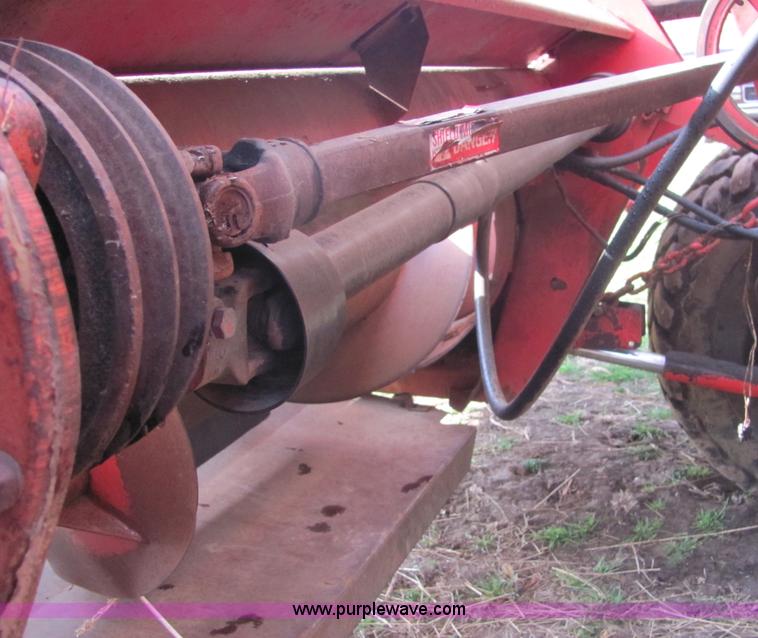 image for item 6768 1991 Mac Don 9000 self-propelled swather