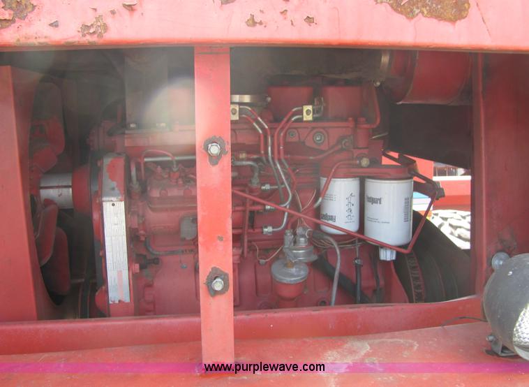 image for item 6768 1991 Mac Don 9000 self-propelled swather