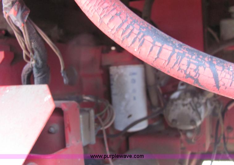 image for item 6768 1991 Mac Don 9000 self-propelled swather