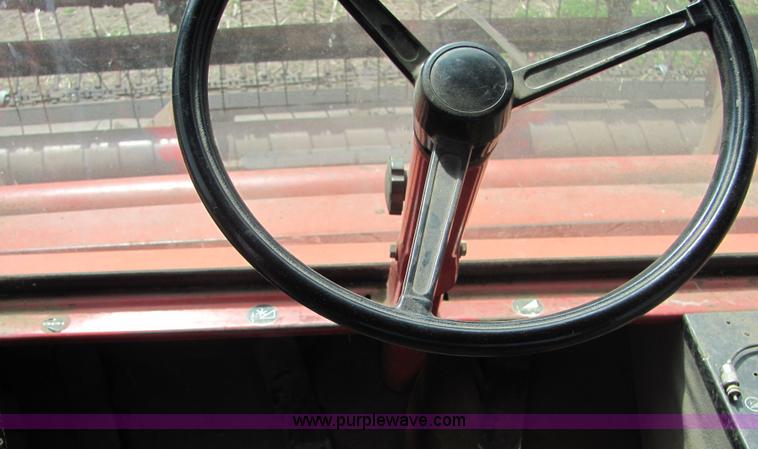 image for item 6768 1991 Mac Don 9000 self-propelled swather