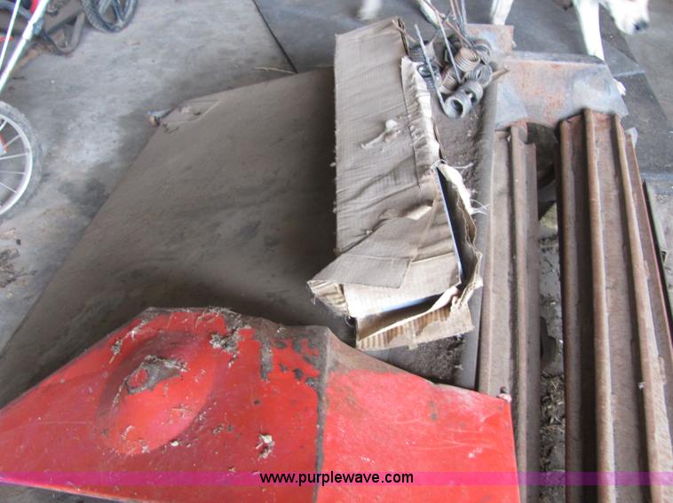 image for item 6768 1991 Mac Don 9000 self-propelled swather