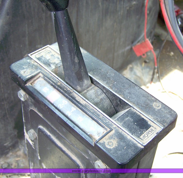 image for item 8093 1996 International Series 4900 truck