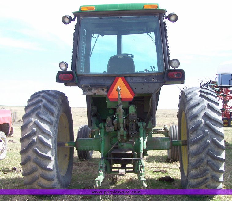 image for item 8094 1981 John Deere 4440 tractor