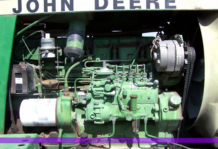 image for item 8094 1981 John Deere 4440 tractor