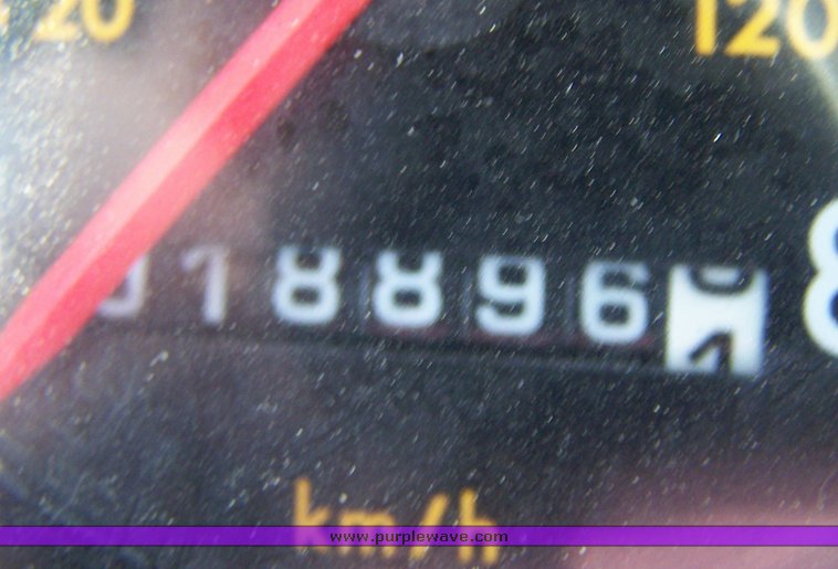 image for item 8094 1981 John Deere 4440 tractor