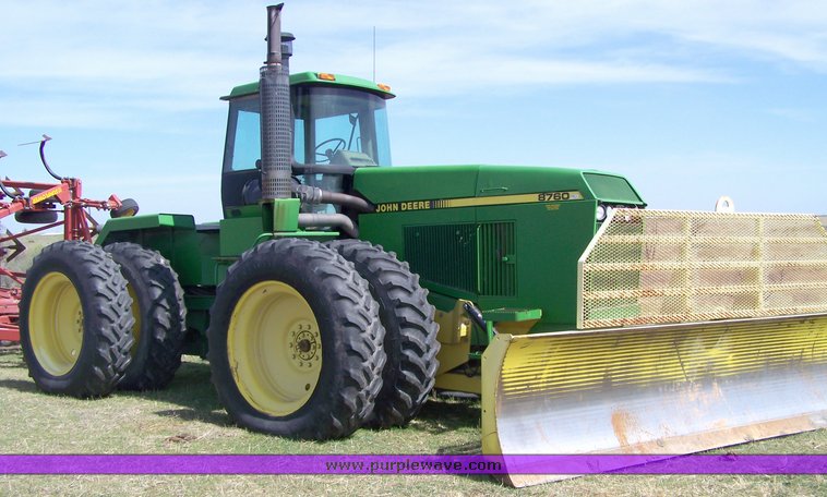 image for item 8096 1991 John Deere 8760 tractor