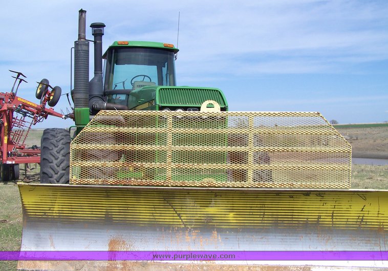 image for item 8096 1991 John Deere 8760 tractor