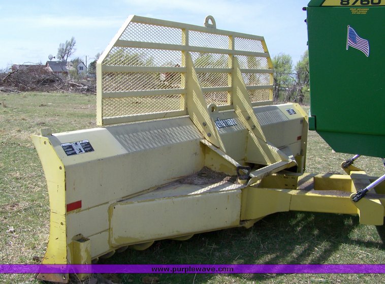 image for item 8096 1991 John Deere 8760 tractor