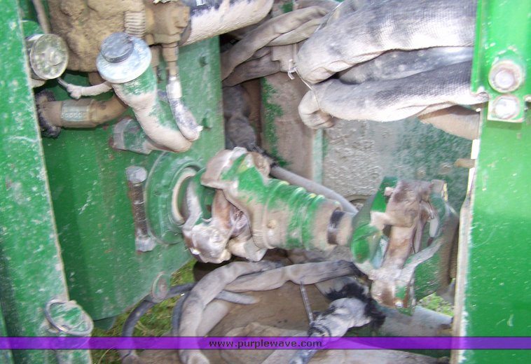 image for item 8096 1991 John Deere 8760 tractor