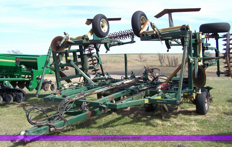 image for item 8099 Sunflower 3350-23 35' blade plow