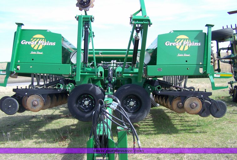 image for item 8100 Great Plains GPS1756 drill