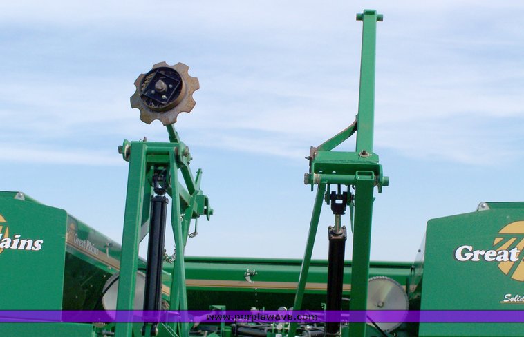 image for item 8100 Great Plains GPS1756 drill