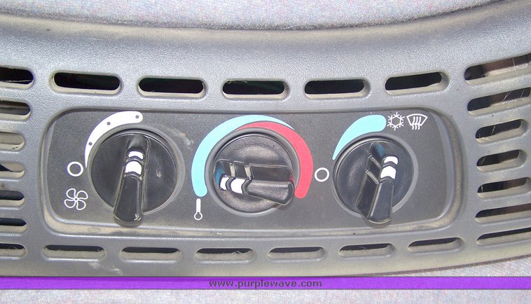 image for item 8102 2006 New Holland TV145 tractor