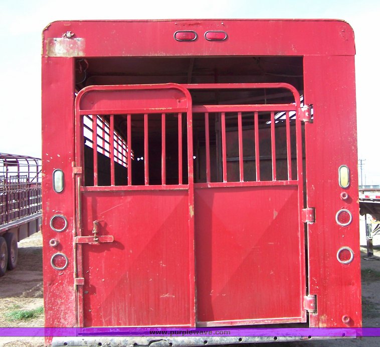 image for item 8104 1997 Mcel 40' ground load stock trailer