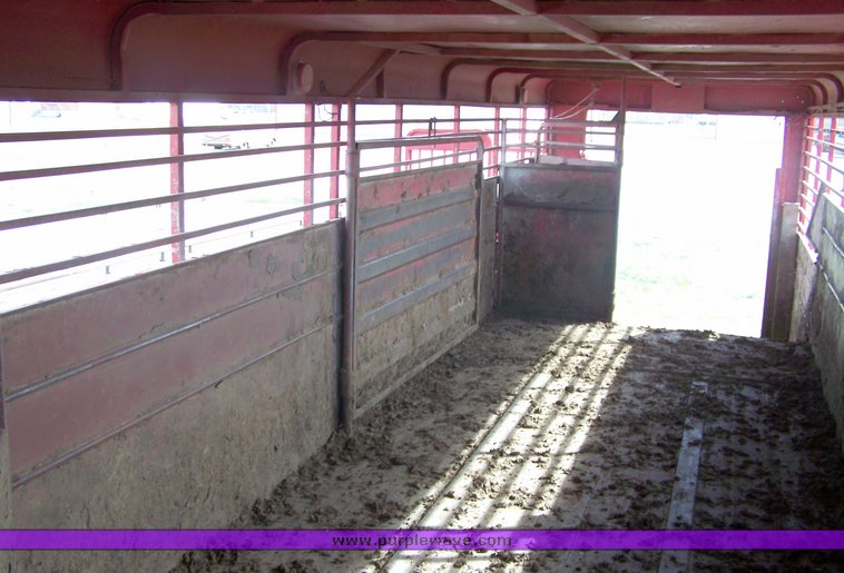 image for item 8104 1997 Mcel 40' ground load stock trailer