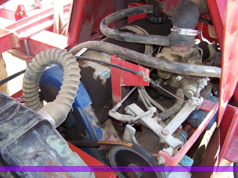 image for item 8623 1976 Hagie 470 Hi-tractor sprayer