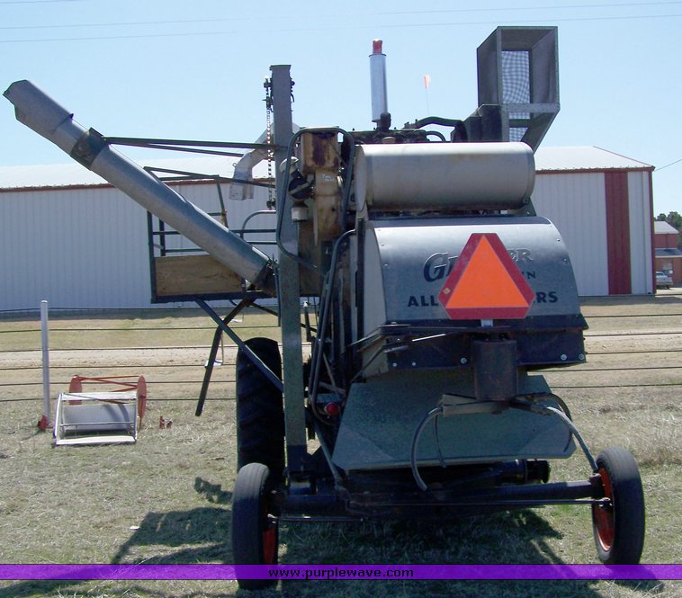 image for item 8626 1963 Gleaner E combine