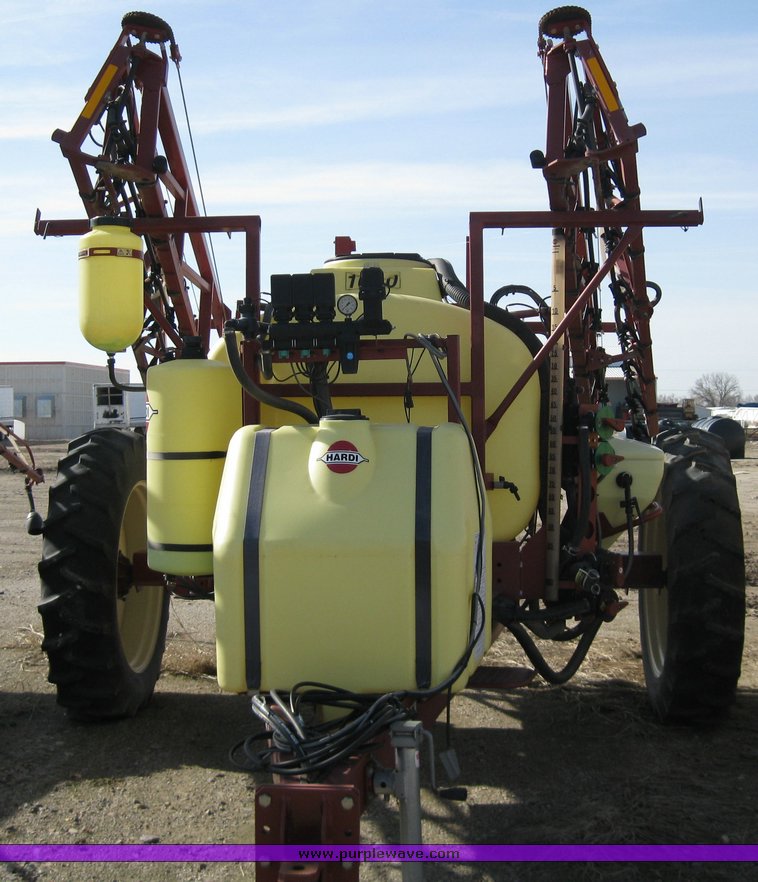 image for item 8657 Hardi NAV1000M sprayer
