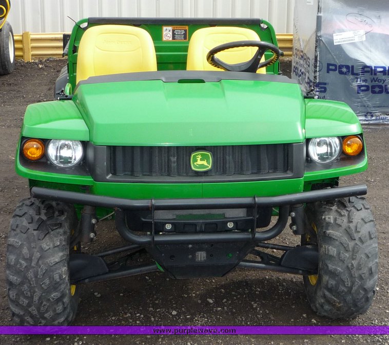 image for item 9010 2004 John Deere HPX Gator
