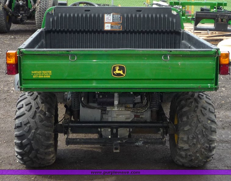 image for item 9010 2004 John Deere HPX Gator