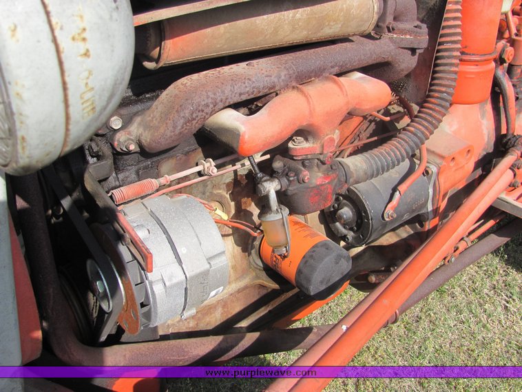 image for item 9065 Ford 800 tractor