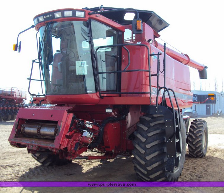 image for item 9501 2007 Case IH 2588 combine