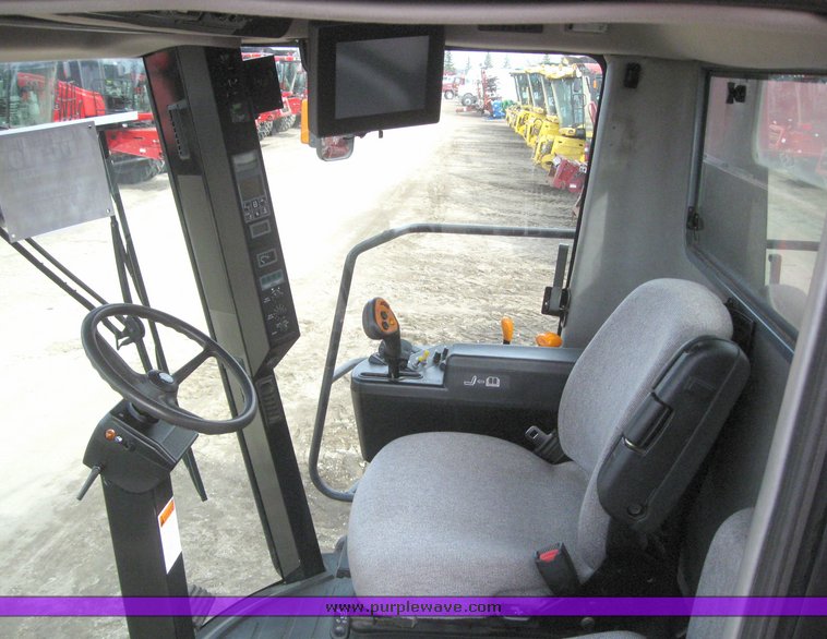 image for item 9501 2007 Case IH 2588 combine