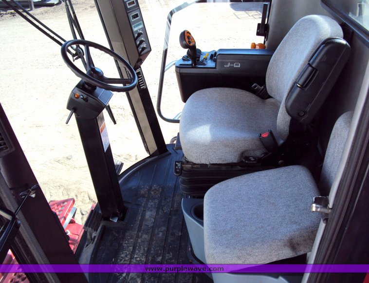 image for item 9501 2007 Case IH 2588 combine