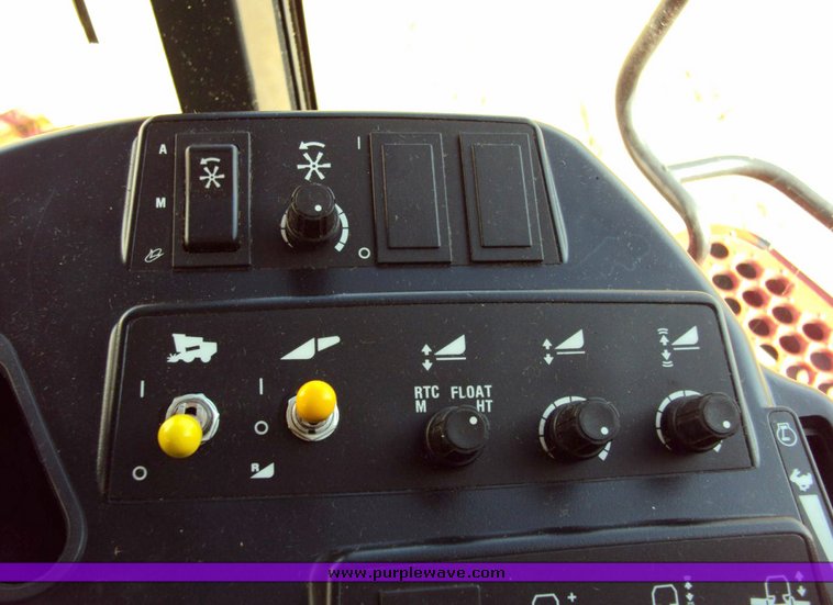 image for item 9501 2007 Case IH 2588 combine