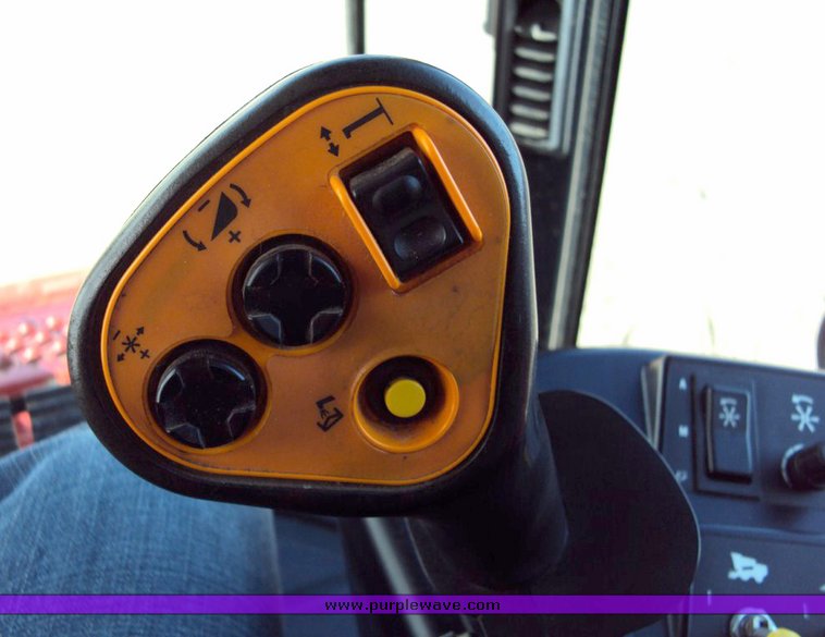 image for item 9501 2007 Case IH 2588 combine