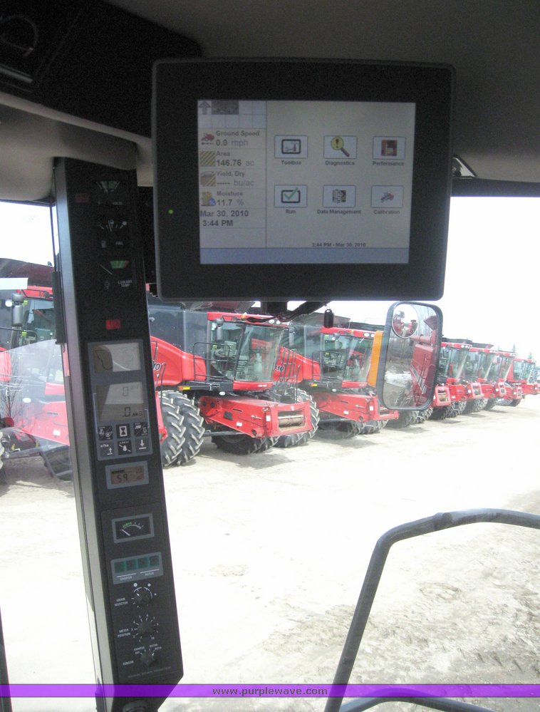 image for item 9501 2007 Case IH 2588 combine