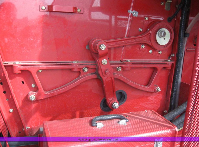 image for item 9501 2007 Case IH 2588 combine