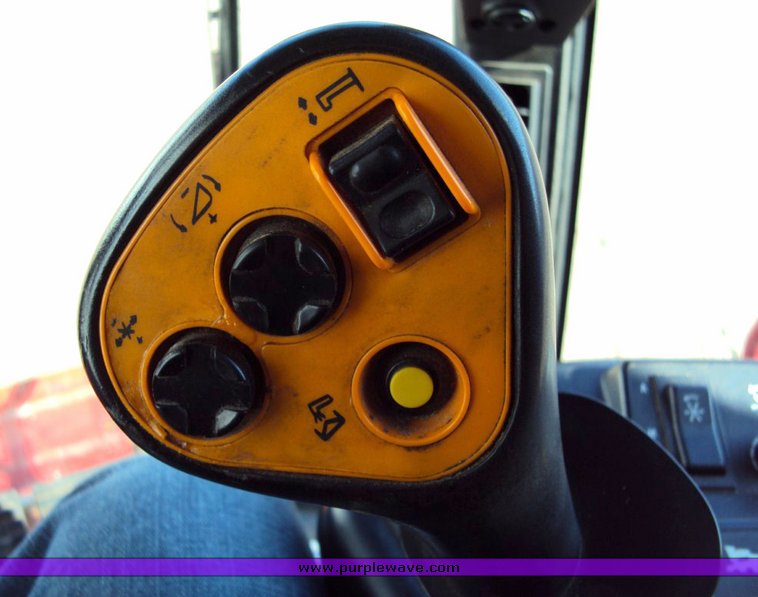 image for item 9503 2004 Case IH 2388 combine