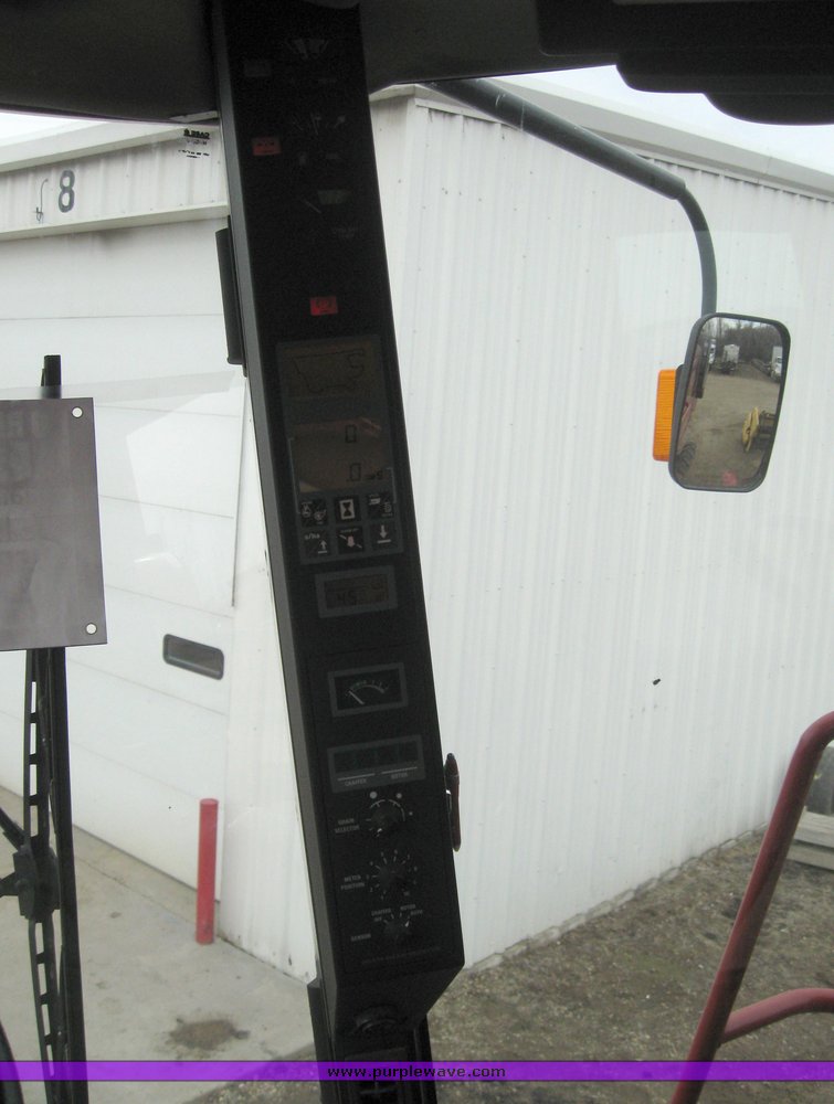 image for item 9503 2004 Case IH 2388 combine