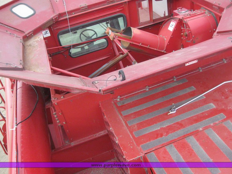 image for item 9503 2004 Case IH 2388 combine