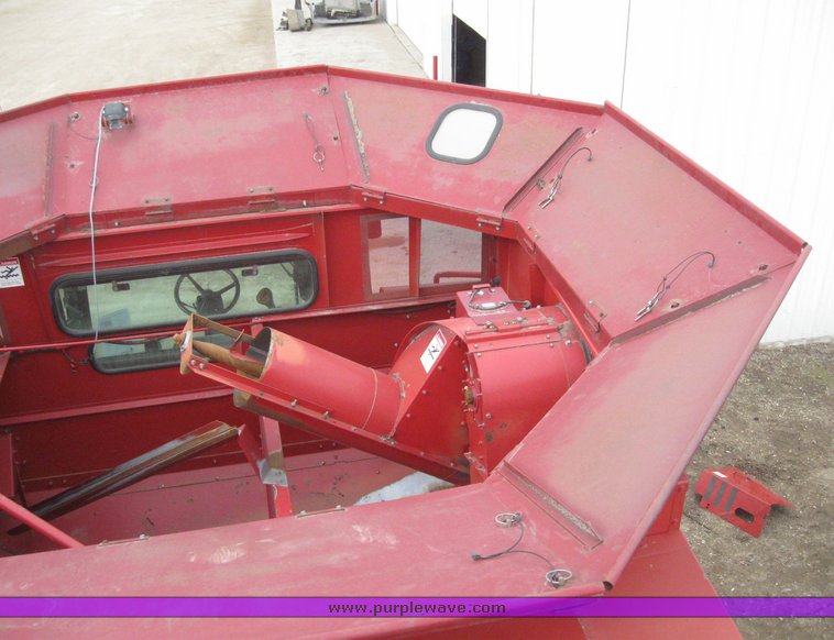 image for item 9503 2004 Case IH 2388 combine