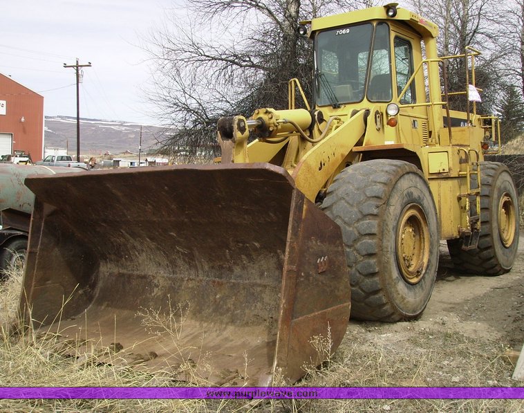 image for item 1008 1990 Caterpillar 966E wheel loader