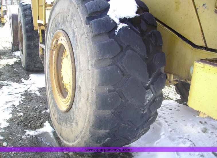 image for item 1008 1990 Caterpillar 966E wheel loader